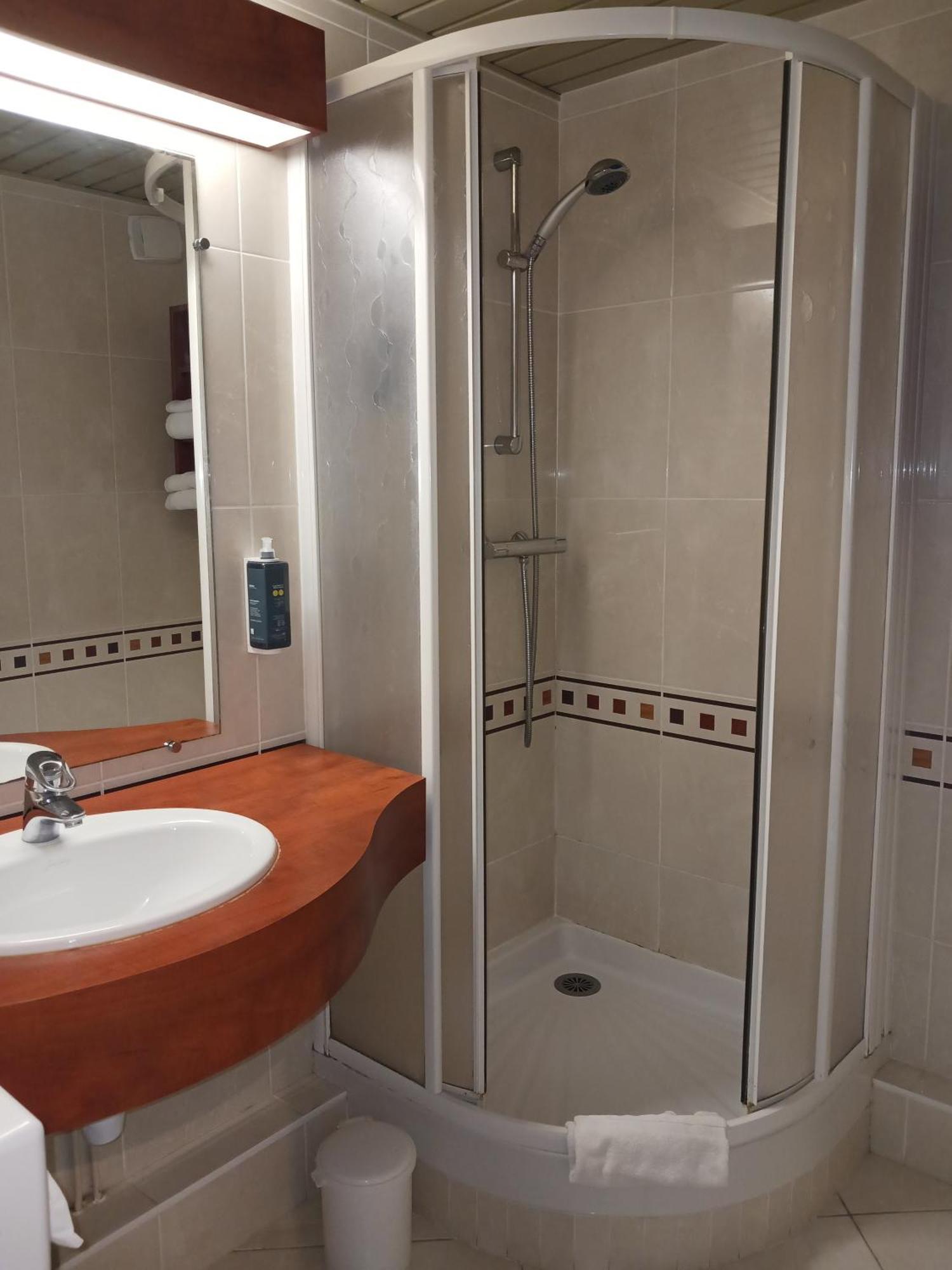 Brit Hotel Nantes Vigneux - L'Atlantel Rom bilde