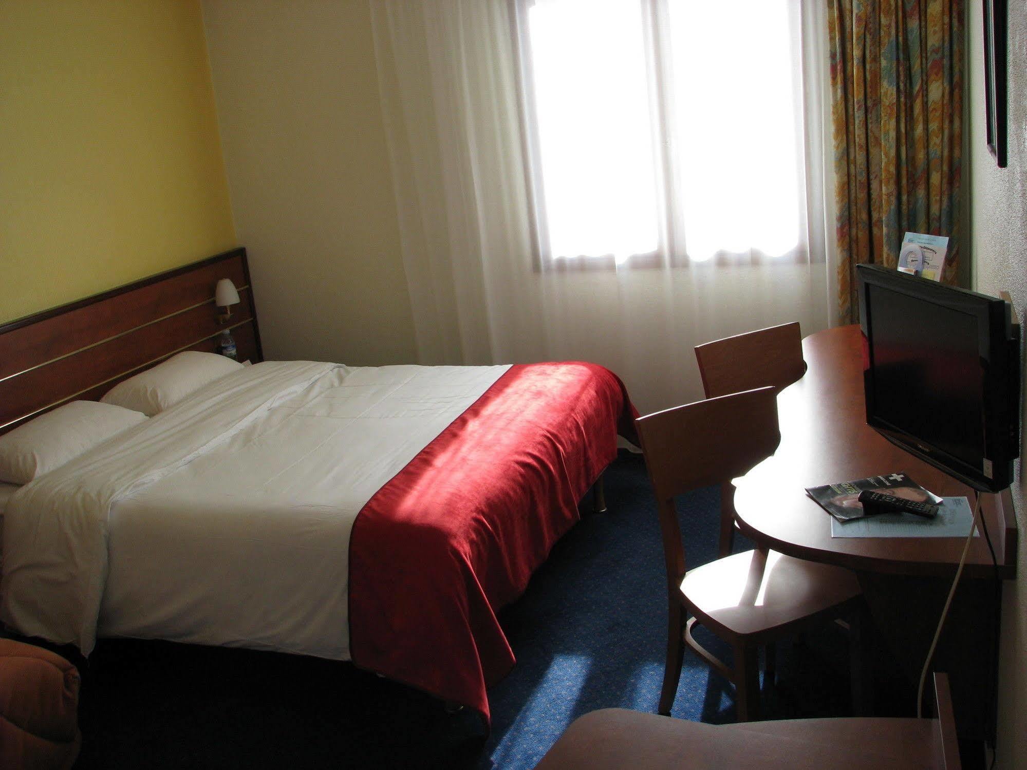 Brit Hotel Nantes Vigneux - L'Atlantel Eksteriør bilde